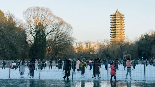 京多所高校专业冰场对外开放球盟会网站入口冰雪头条：北